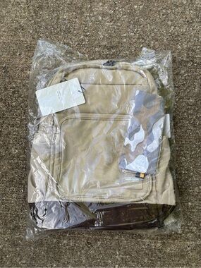 Case Logic CCAM4116 Plaza Taupe Kona Laptop Backpack NWT Beige Brown